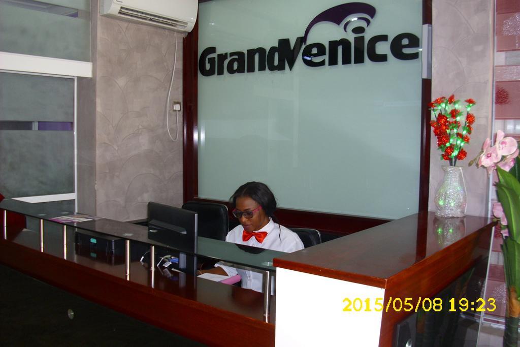 Grand Venice Transit Apartments Lagos Exterior foto