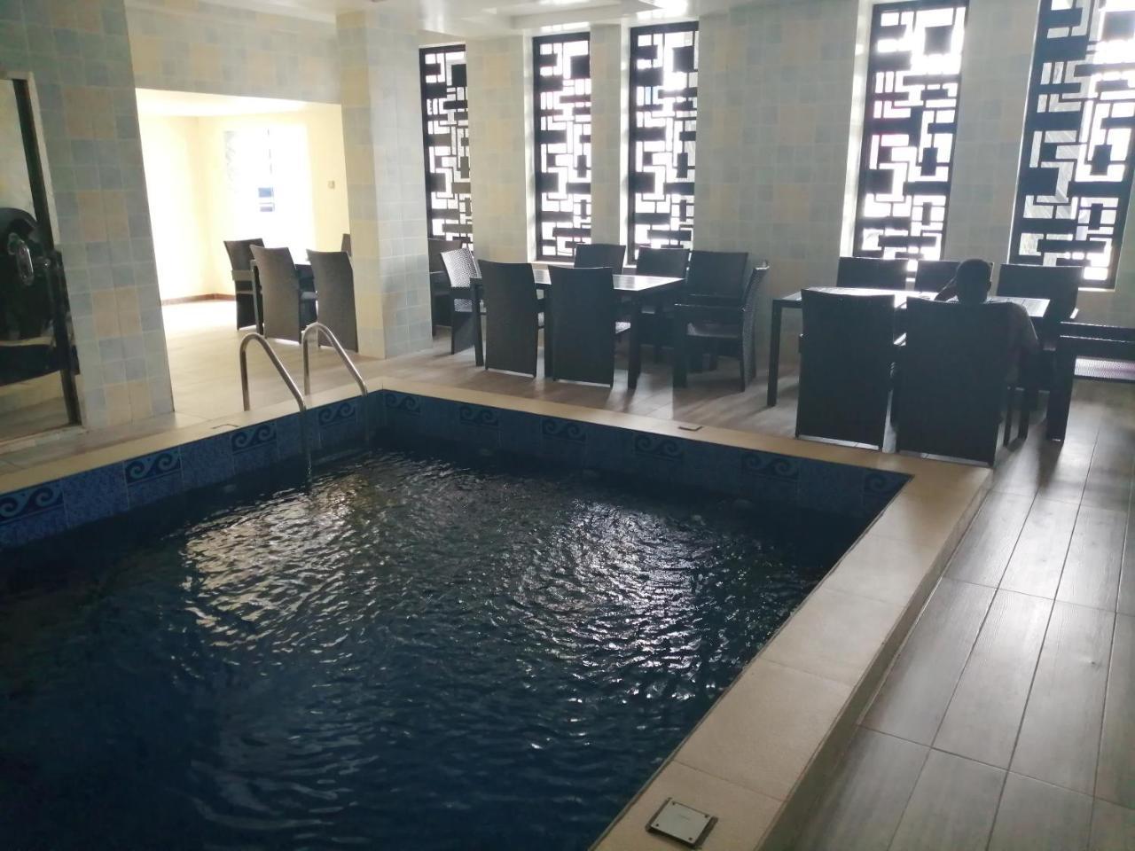 Grand Venice Transit Apartments Lagos Exterior foto